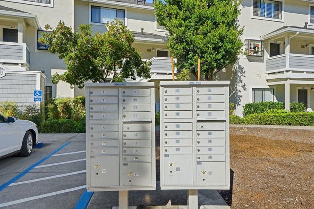 2586 Oak Road 229, Walnut Creek, CA 94597