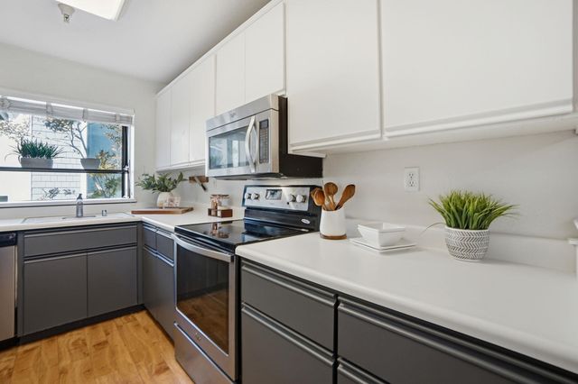 2586 Oak Road 229, Walnut Creek, CA 94597