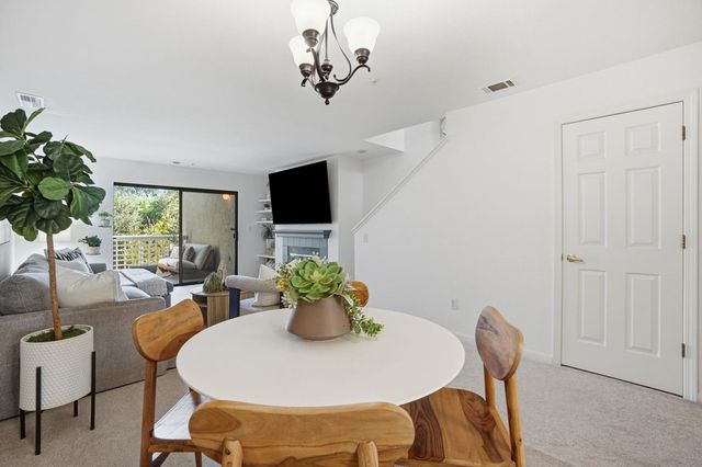 2586 Oak Road 229, Walnut Creek, CA 94597