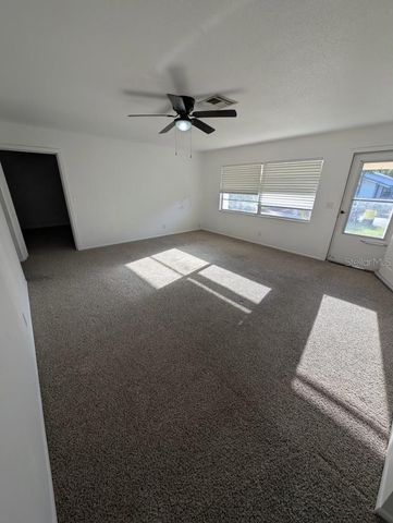 198 W MAGNOLIA STREET, Clermont, FL 34711