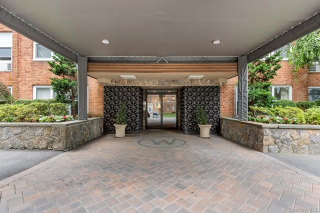 10 Old Mamaroneck Road 7A, White Plains, NY 10605