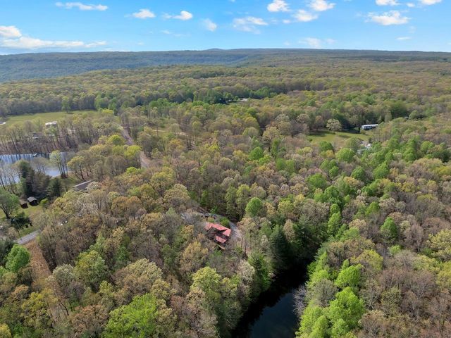 701 Gudger Rd, Sewanee, TN 37375
