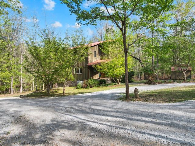 701 Gudger Rd, Sewanee, TN 37375