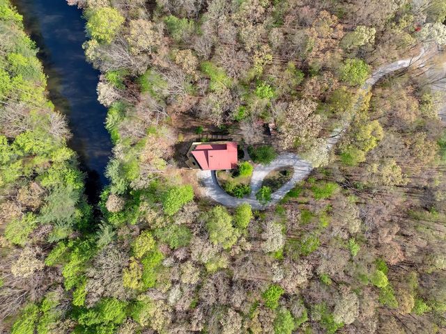 701 Gudger Rd, Sewanee, TN 37375