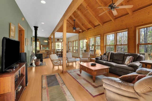 701 Gudger Rd, Sewanee, TN 37375