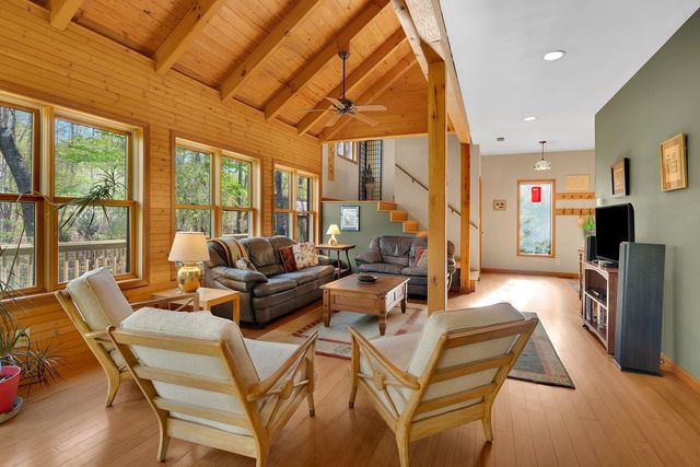701 Gudger Rd, Sewanee, TN 37375