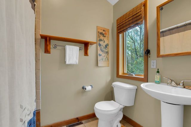 701 Gudger Rd, Sewanee, TN 37375