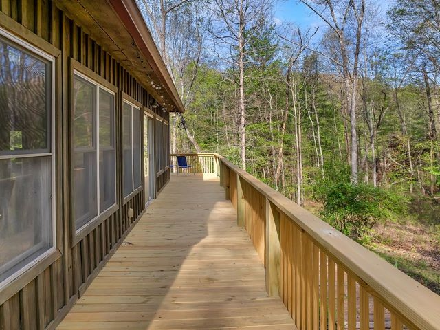 701 Gudger Rd, Sewanee, TN 37375