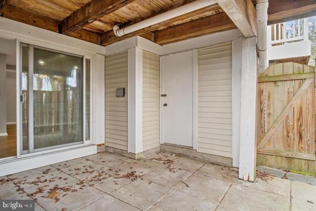 3391 LAKESIDE VIEW DR #20-5, Falls Church, VA 22041
