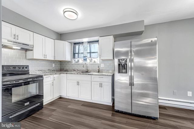 51 NOBLE RD, Sicklerville, NJ 08081