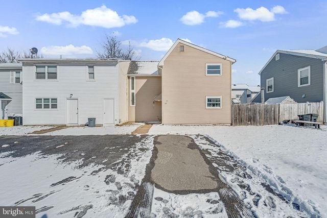 51 NOBLE RD, Sicklerville, NJ 08081