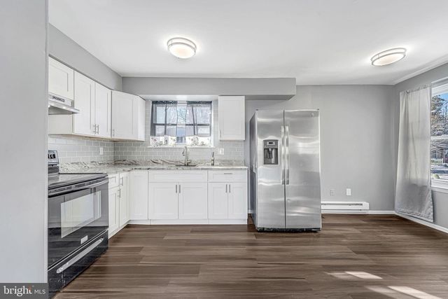 51 NOBLE RD, Sicklerville, NJ 08081