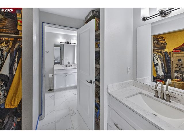 2448 Nw NORWOOD St, Camas, WA 98607