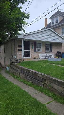 125 Freeport St, Delmont, PA 15626