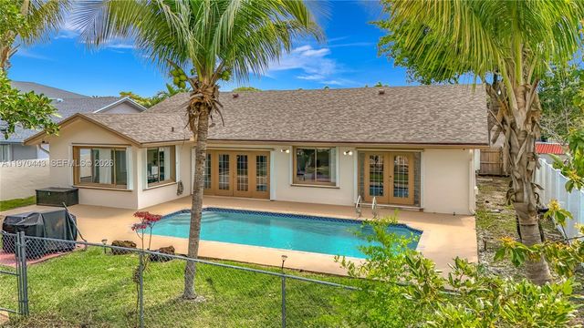 4241 NW 74th Avenue, Lauderhill, FL 33319