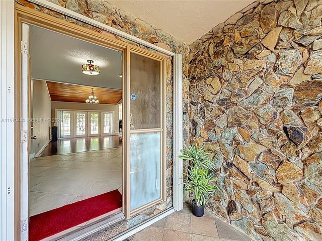 4241 NW 74th Avenue, Lauderhill, FL 33319