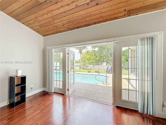 4241 NW 74th Avenue, Lauderhill, FL 33319