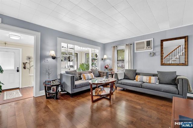 60 Vanderburgh Avenue, Rutherford, NJ 07070