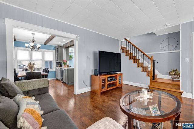 60 Vanderburgh Avenue, Rutherford, NJ 07070