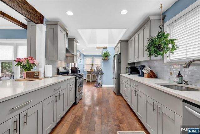 60 Vanderburgh Avenue, Rutherford, NJ 07070