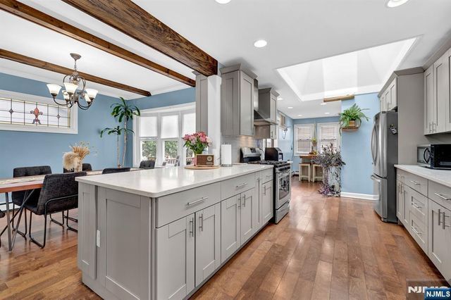 60 Vanderburgh Avenue, Rutherford, NJ 07070