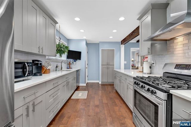 60 Vanderburgh Avenue, Rutherford, NJ 07070