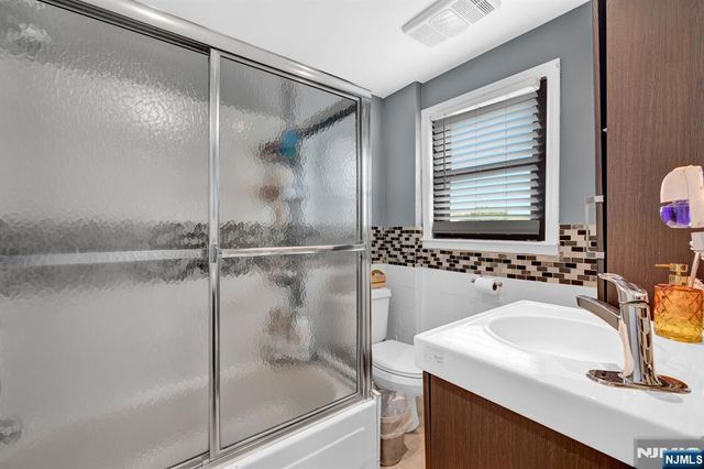 60 Vanderburgh Avenue, Rutherford, NJ 07070