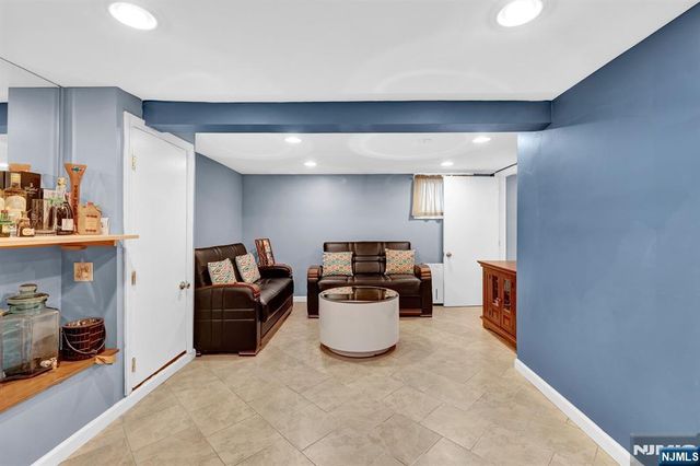 60 Vanderburgh Avenue, Rutherford, NJ 07070