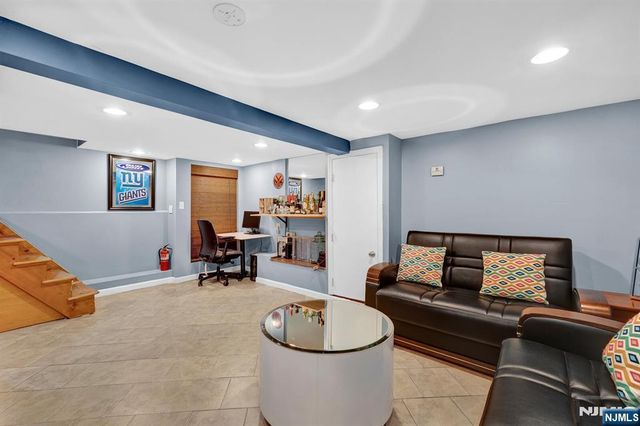 60 Vanderburgh Avenue, Rutherford, NJ 07070