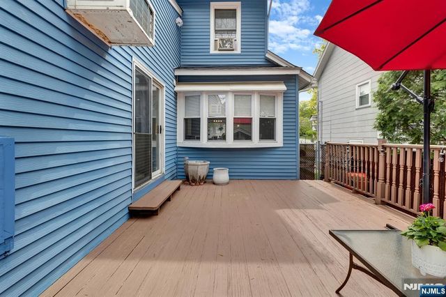 60 Vanderburgh Avenue, Rutherford, NJ 07070