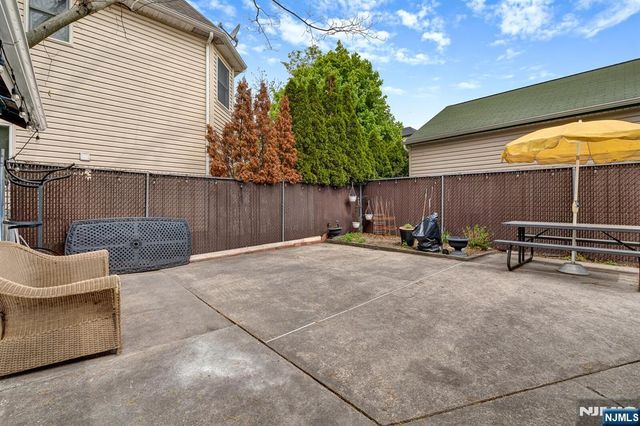 60 Vanderburgh Avenue, Rutherford, NJ 07070