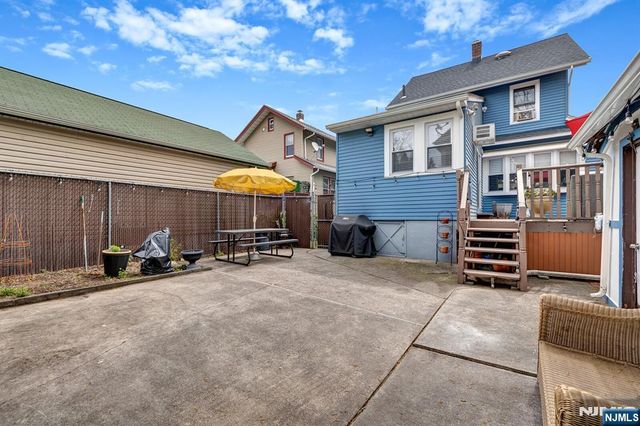 60 Vanderburgh Avenue, Rutherford, NJ 07070
