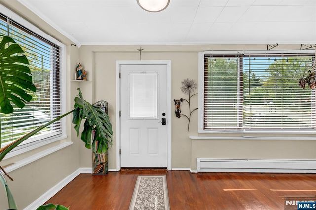 60 Vanderburgh Avenue, Rutherford, NJ 07070