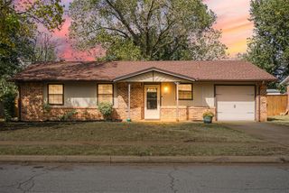 609 Meadowlake Drive, Noble, OK 73068