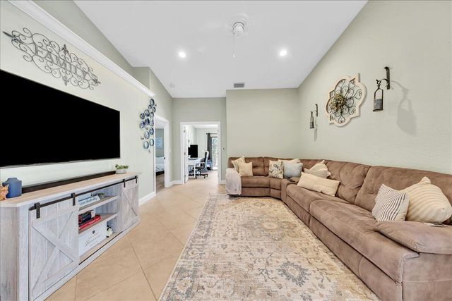 10003 NW 83rd Street 4, Tamarac, FL 33321