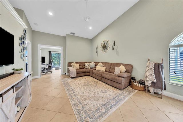 10003 NW 83rd Street 4, Tamarac, FL 33321