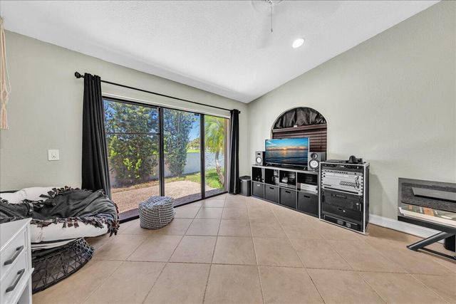 10003 NW 83rd Street 4, Tamarac, FL 33321