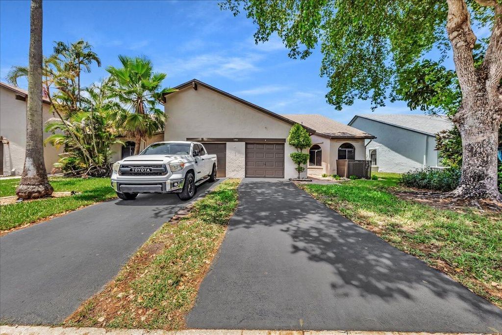 10003 NW 83rd Street 4, Tamarac, FL 33321