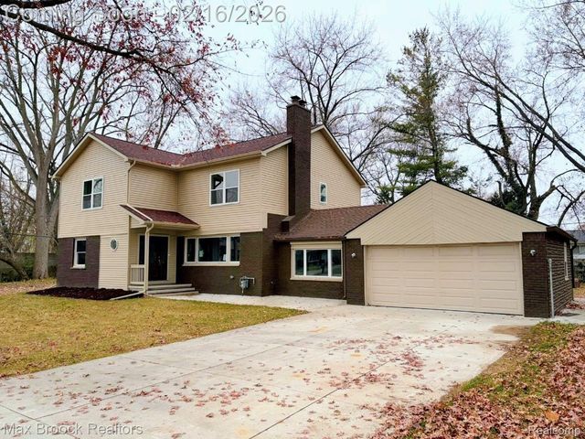 17348 Hilton Street, Southfield, MI 48075
