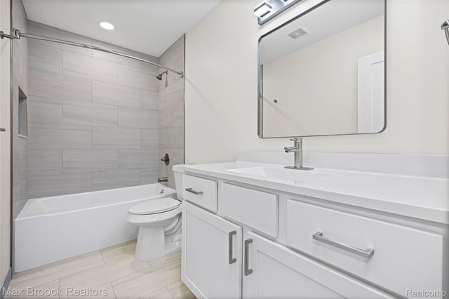 17348 Hilton Street, Southfield, MI 48075