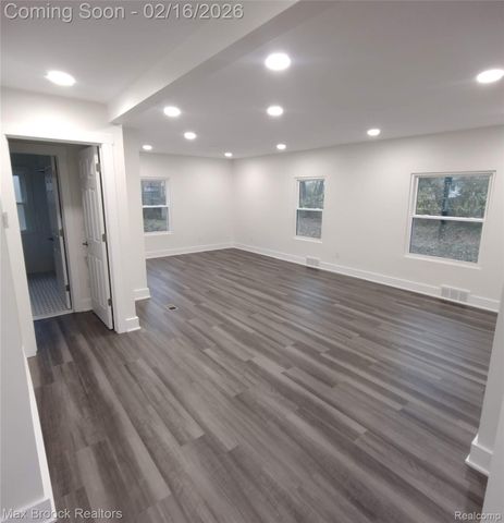 17348 Hilton Street, Southfield, MI 48075