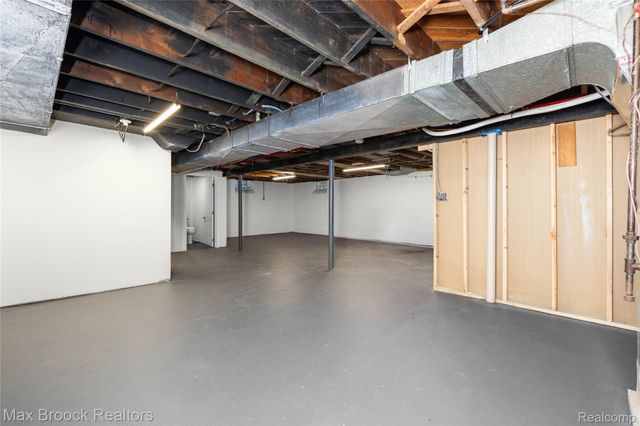 17348 Hilton Street, Southfield, MI 48075