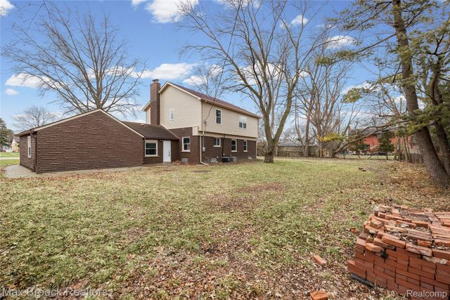 17348 Hilton Street, Southfield, MI 48075