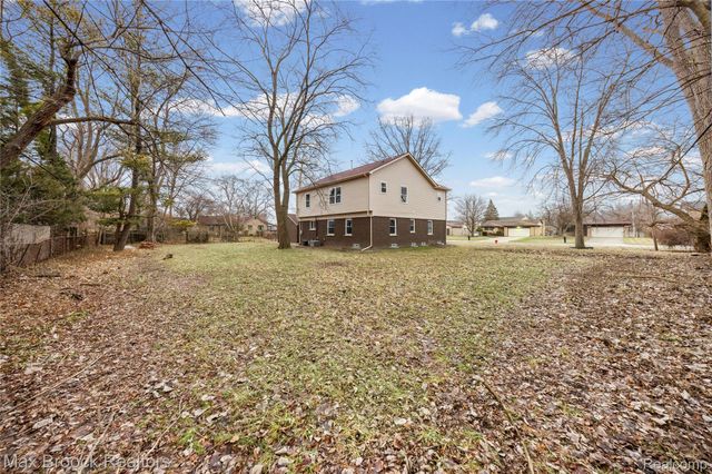 17348 Hilton Street, Southfield, MI 48075