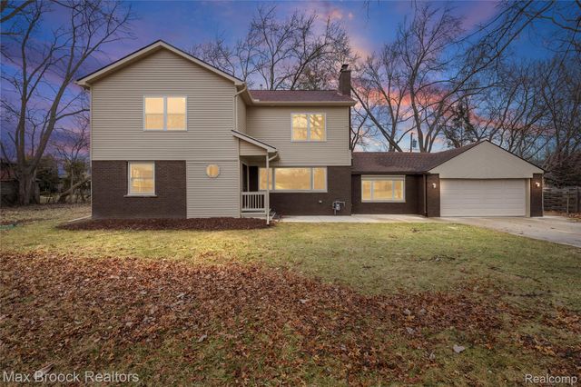 17348 Hilton Street, Southfield, MI 48075