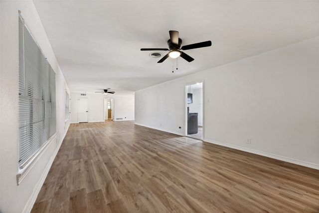 116 Vandenburg Drive, Denison, TX 75020