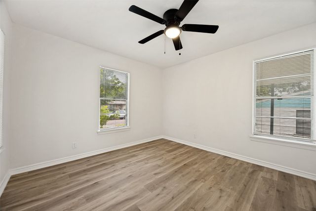 116 Vandenburg Drive, Denison, TX 75020
