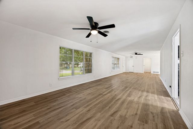 116 Vandenburg Drive, Denison, TX 75020