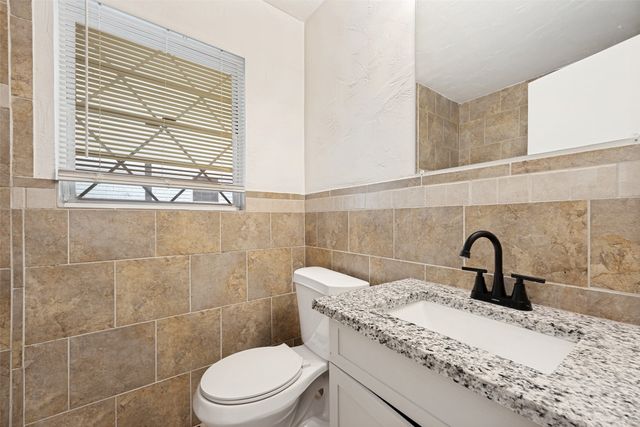 116 Vandenburg Drive, Denison, TX 75020