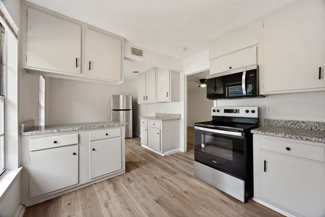 116 Vandenburg Drive, Denison, TX 75020